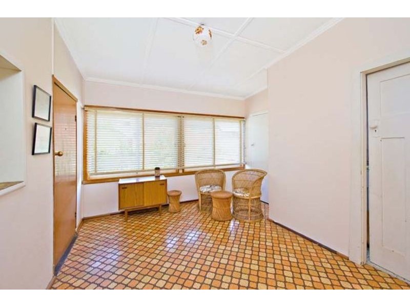 6 Speed Ave, Russell Lea NSW 2046