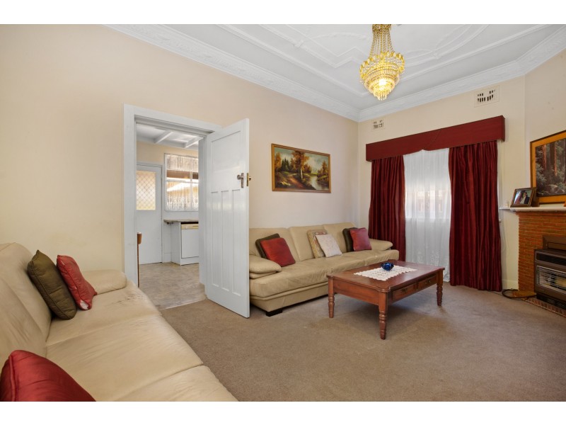 37 Mons Street, Russell Lea NSW 2046