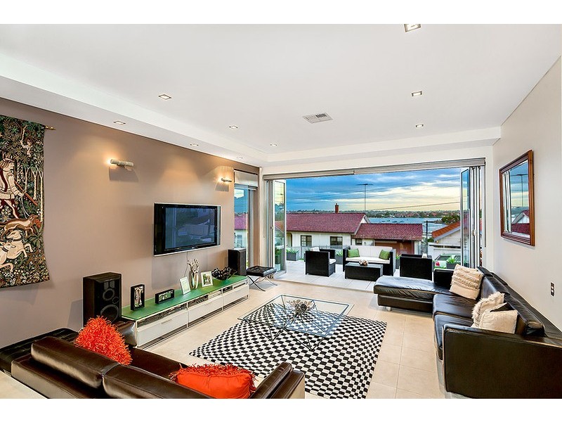 6 Thompson Street, Drummoyne NSW 2047