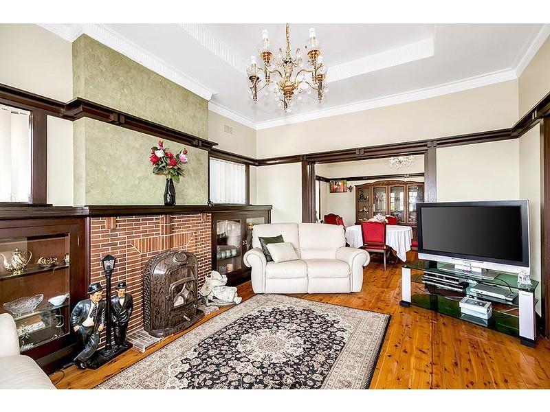 84 Burnell Street, Russell Lea NSW 2046