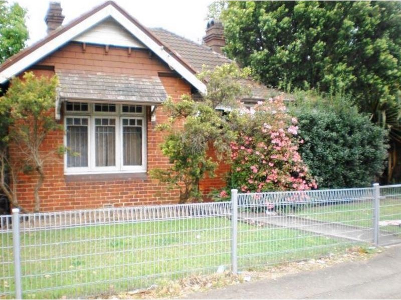 6 Loftus Crescent, Homebush NSW 2140