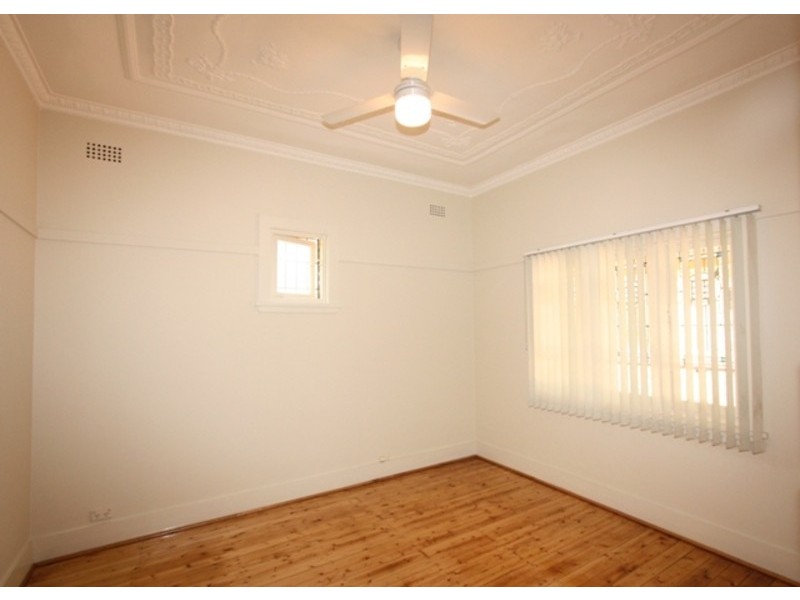 16 Loftus Crescent, Homebush NSW 2140