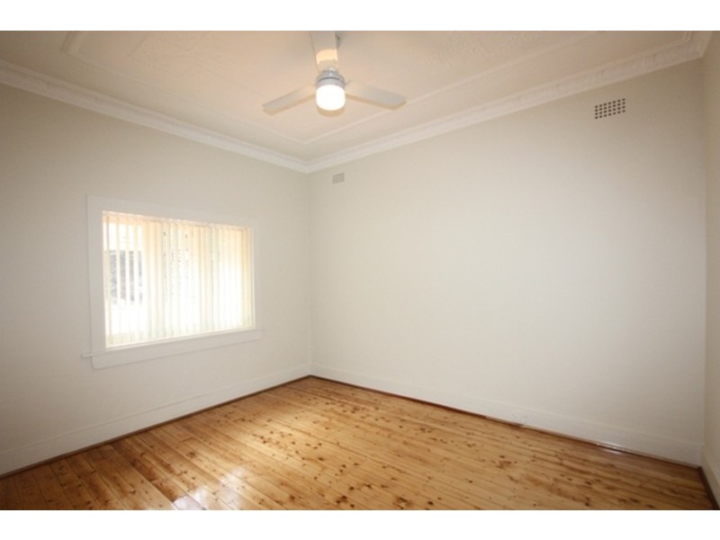 16 Loftus Crescent, Homebush NSW 2140