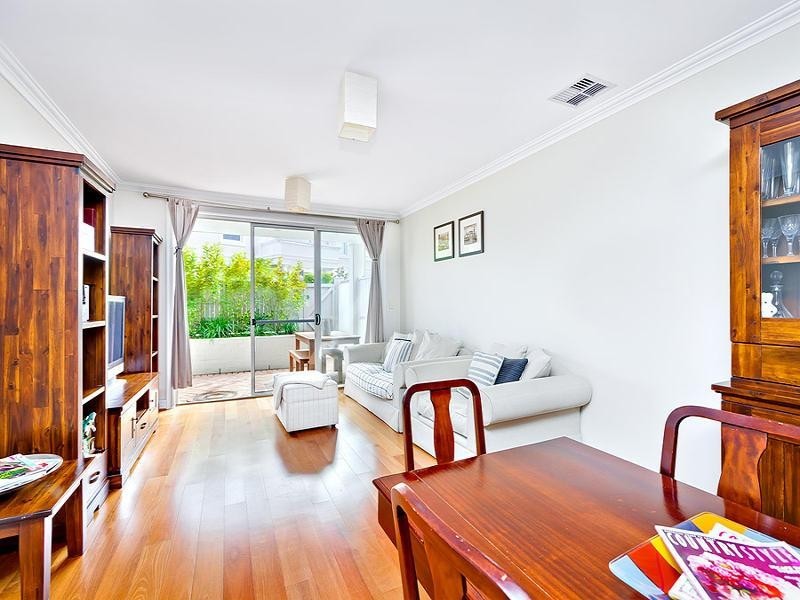 102/6 Fairwater Close, Breakfast Point NSW 2137