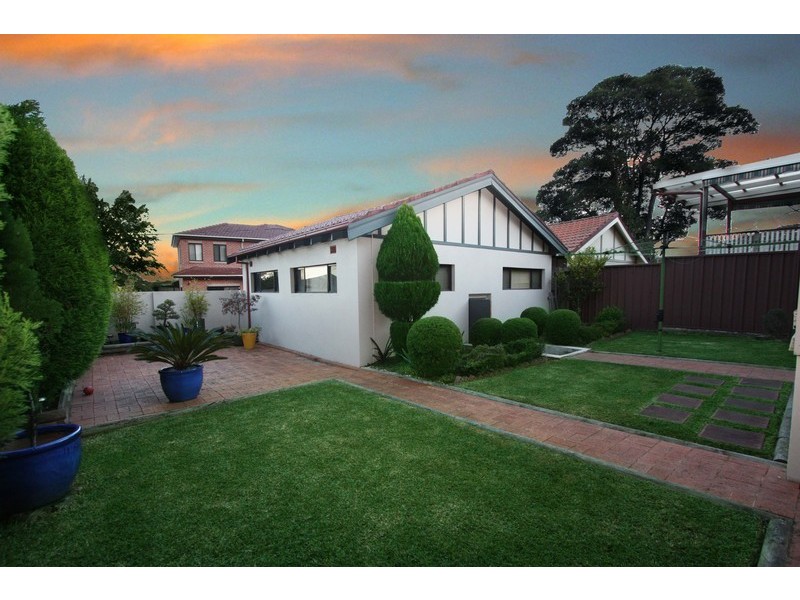 4 Edward Street, Concord NSW 2137