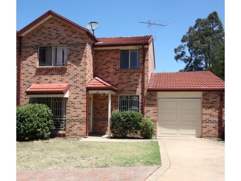 1/9 Watergum Way, Greenacre NSW 2190