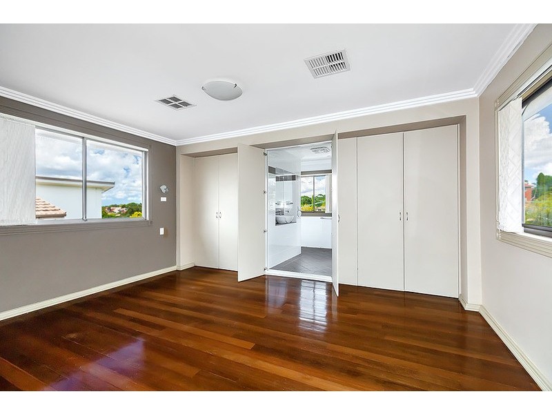 32 Nicoll Street, Roselands NSW 2196