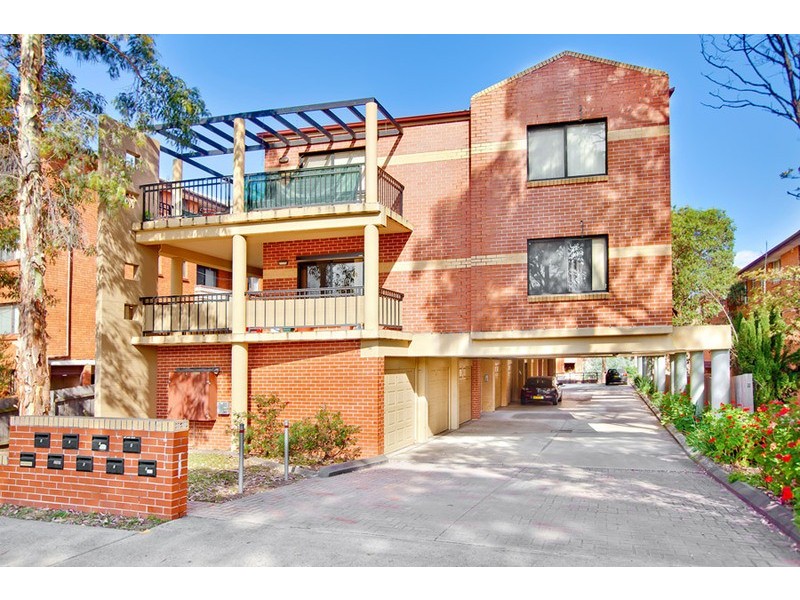 4/12 Charles Street, Liverpool NSW 2170