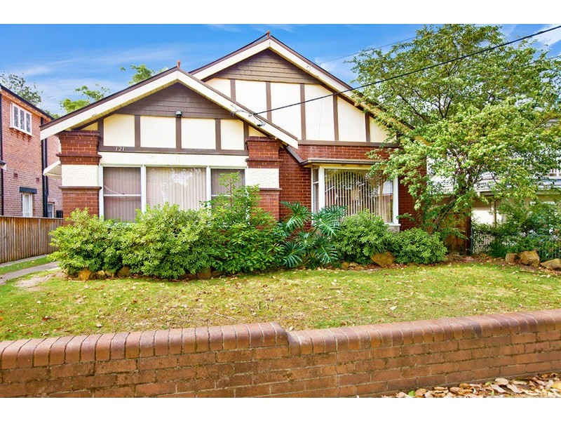 121 Links Ave, Concord NSW 2137