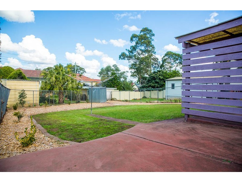 33 Pambula Cres, Woodpark NSW 2164