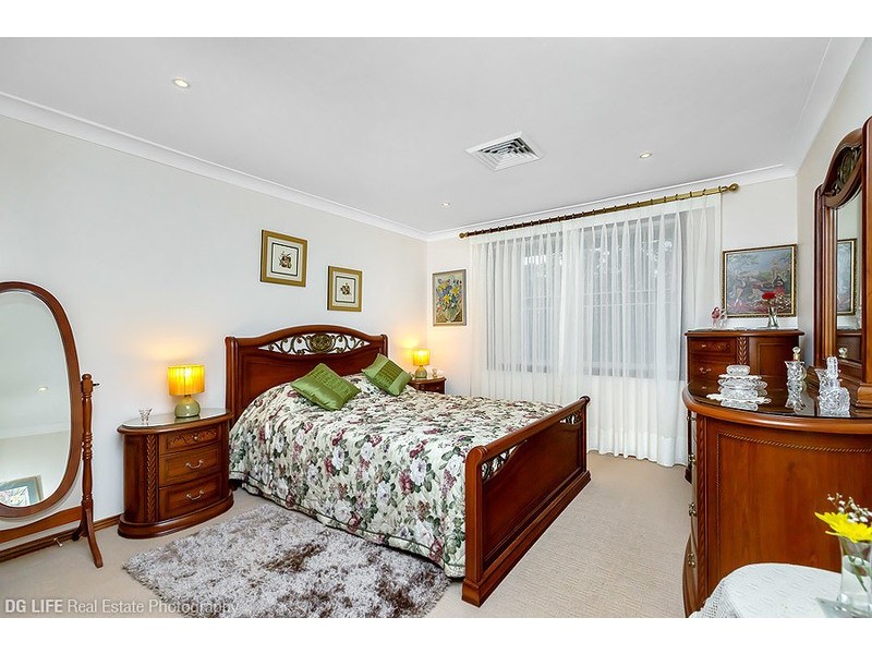 13 Barker Rd (entry from 3 Todman Pl), Strathfield NSW 2135