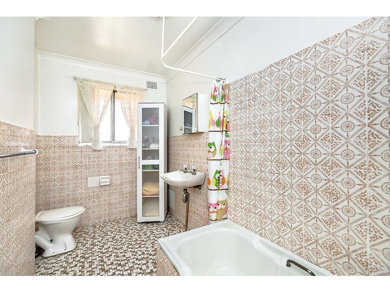 64 Sackville Street, Fairfield NSW 2165