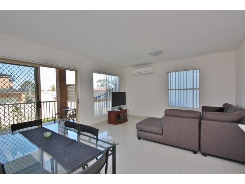 8 Hillier Street, Merrylands NSW 2160