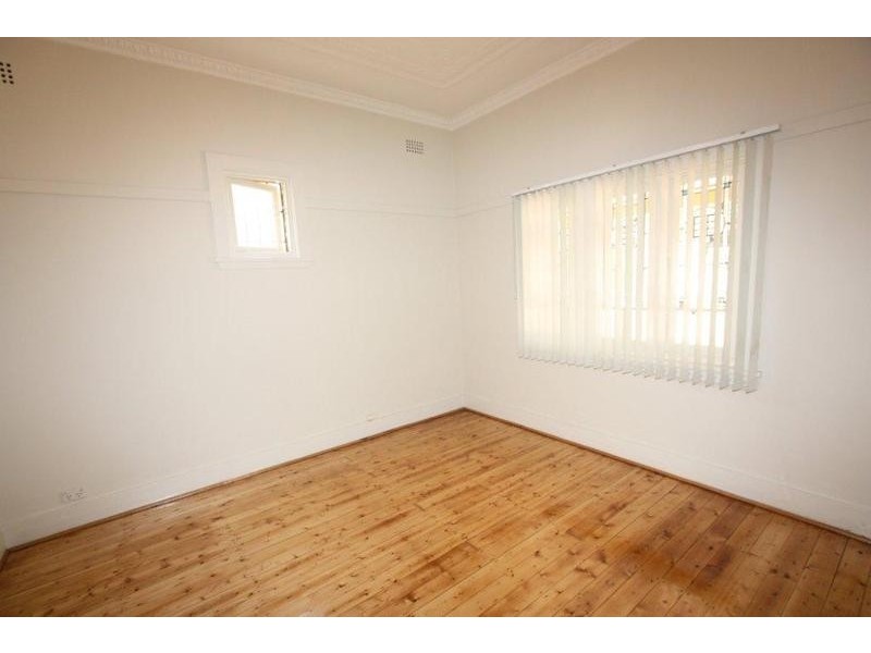 16 Loftus Crescent, Homebush NSW 2140