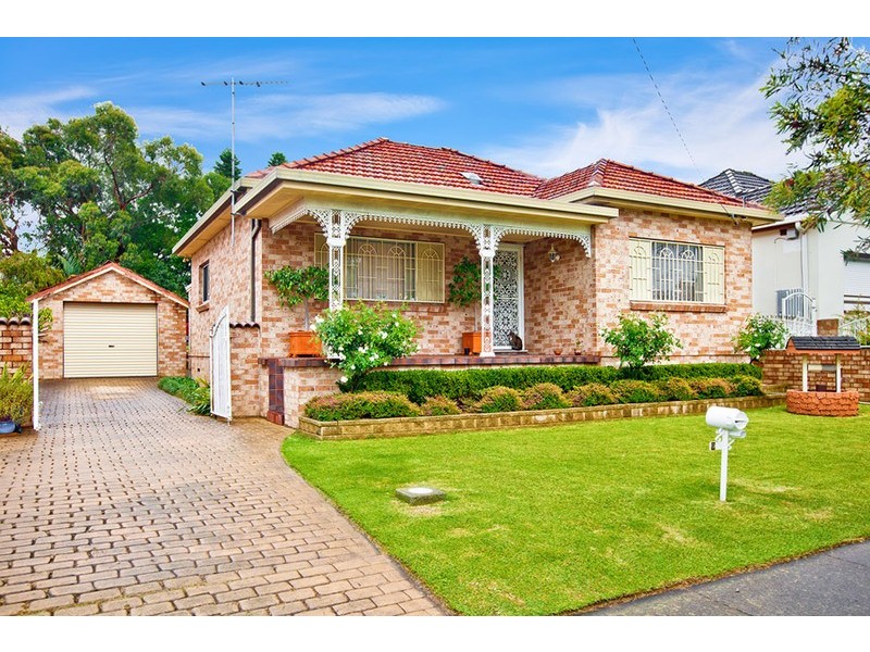 9 Blenheim St, Croydon Park NSW 2133