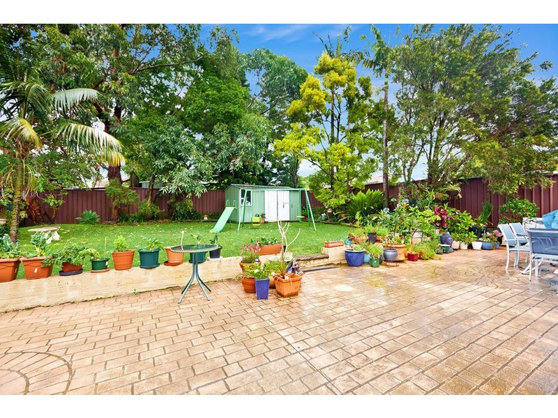 9 Blenheim St, Croydon Park NSW 2133
