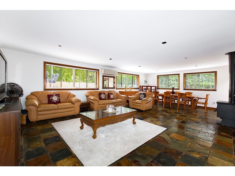 17 Frank Street, Mount Lewis NSW 2190