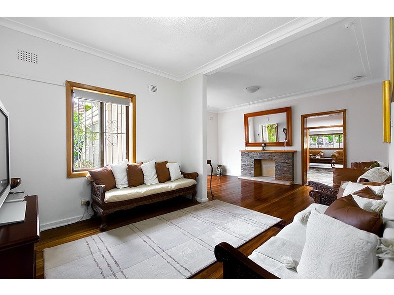 17 Frank Street, Mount Lewis NSW 2190