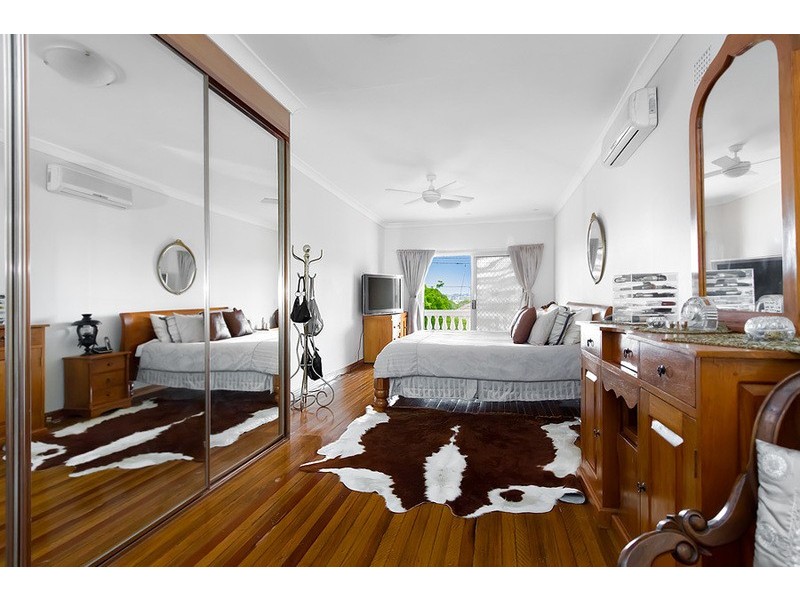 17 Frank Street, Mount Lewis NSW 2190