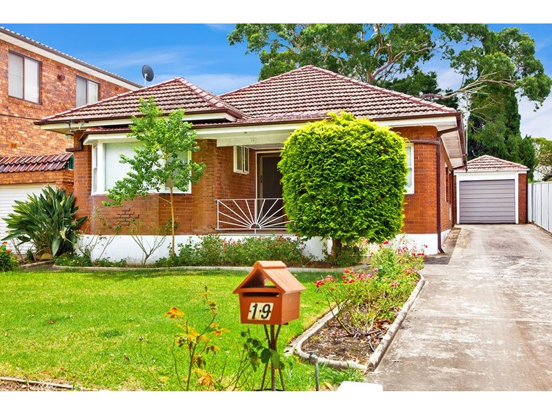 19 Strathlora Street, Strathfield NSW 2135
