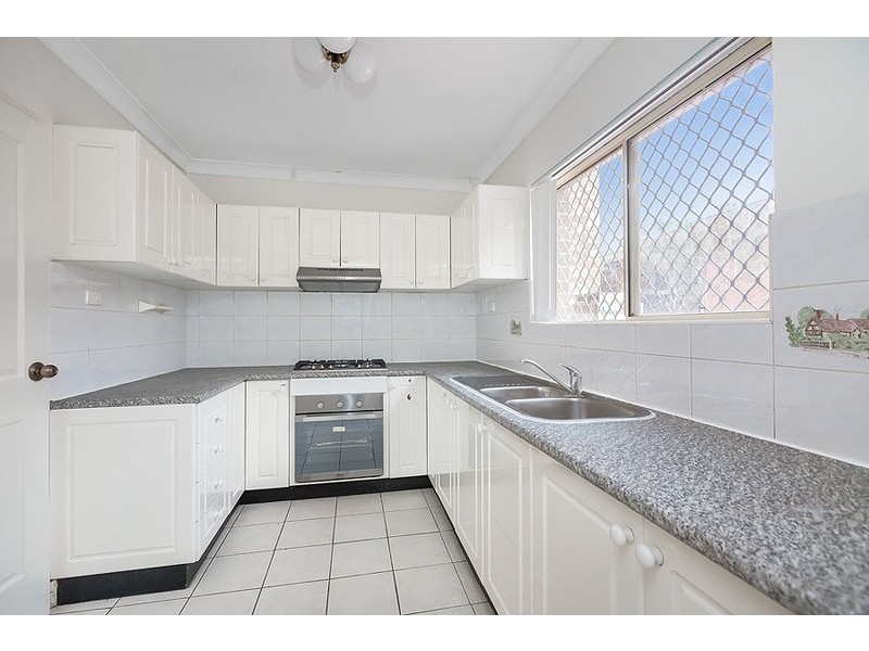 2/2 Myrtle Road, Bankstown NSW 2200