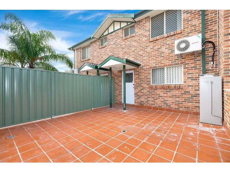 2/2 Myrtle Road, Bankstown NSW 2200