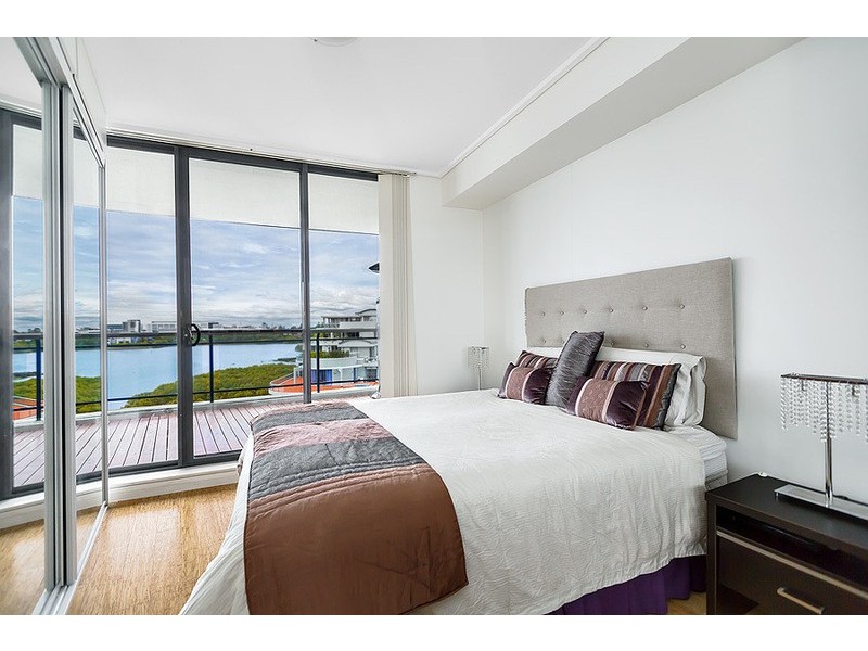 22/27 Bennelong Parkway, Wentworth Point NSW 2127