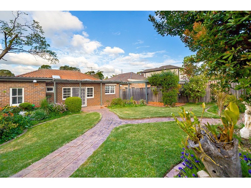 24 Macnamara Avenue, Concord NSW 2137