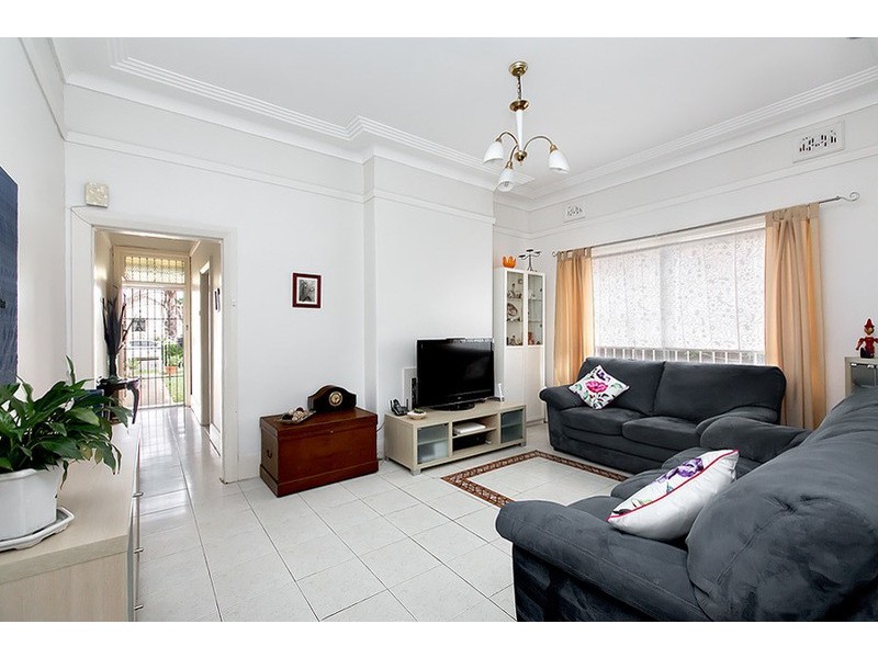 87 Seventh Avenue, Campsie NSW 2194