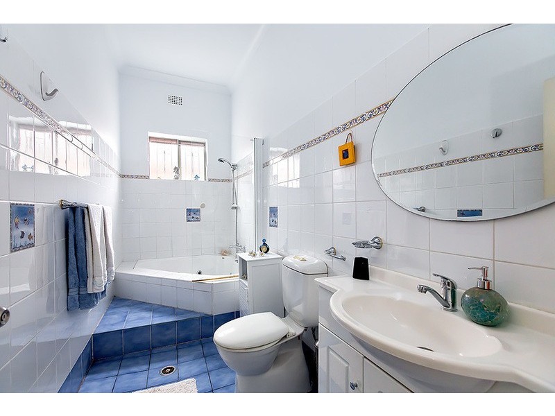 87 Seventh Avenue, Campsie NSW 2194