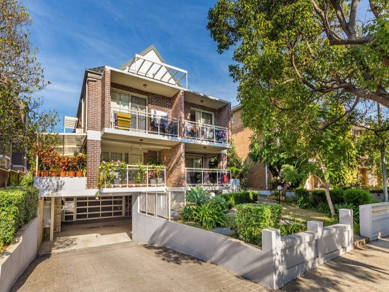 1/4 Burlington Road, Strathfield NSW 2135