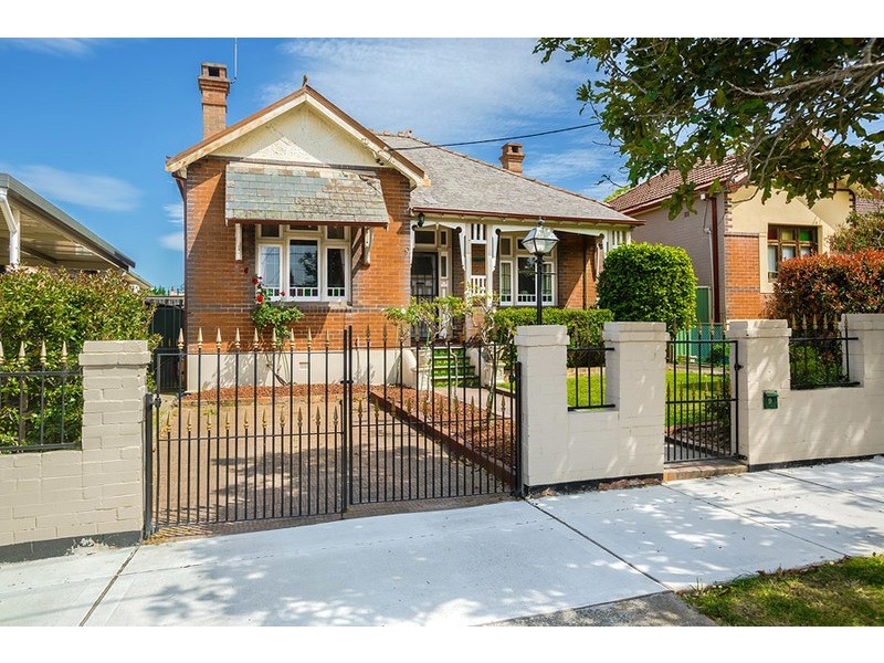 9 Tahlee Street, Burwood NSW 2134