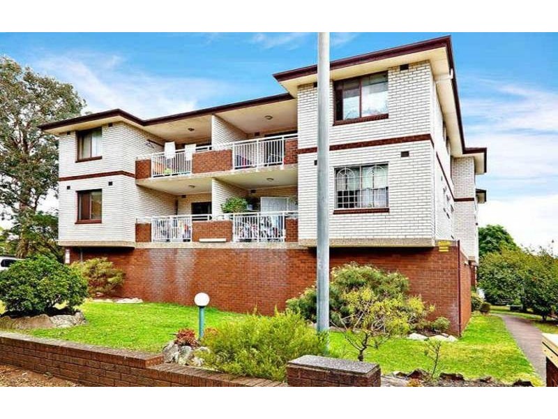 2/5-7 London Street, Campsie NSW 2194