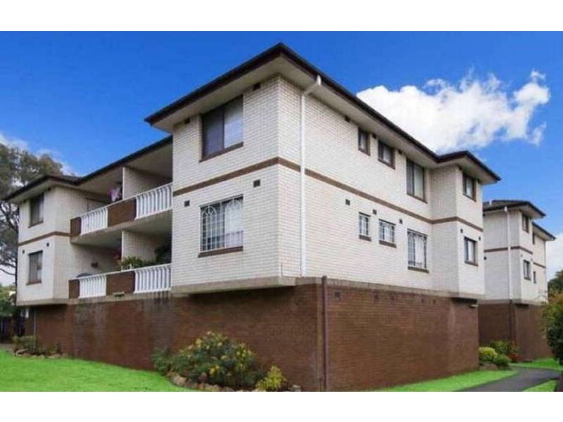 2/5-7 London Street, Campsie NSW 2194