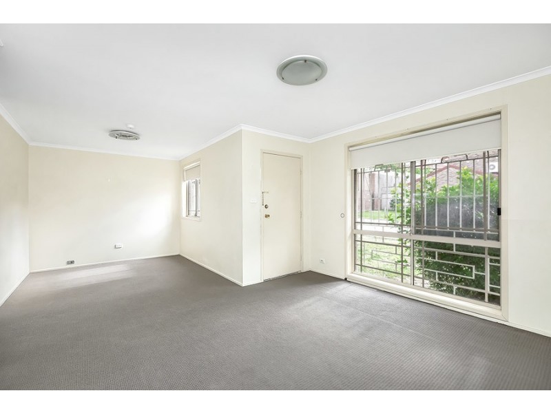 1/9 Watergum Way, Greenacre NSW 2190
