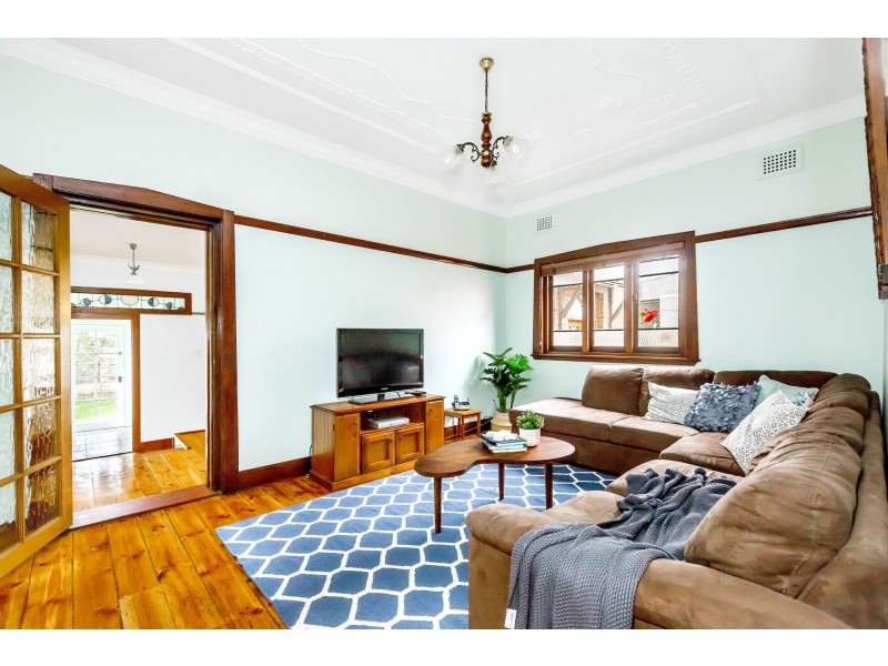 9 Birriwa Avenue, Belfield NSW 2191