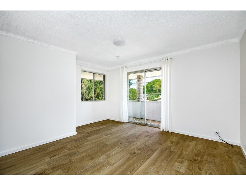 4/64 Sackville St, Fairfield NSW 2165