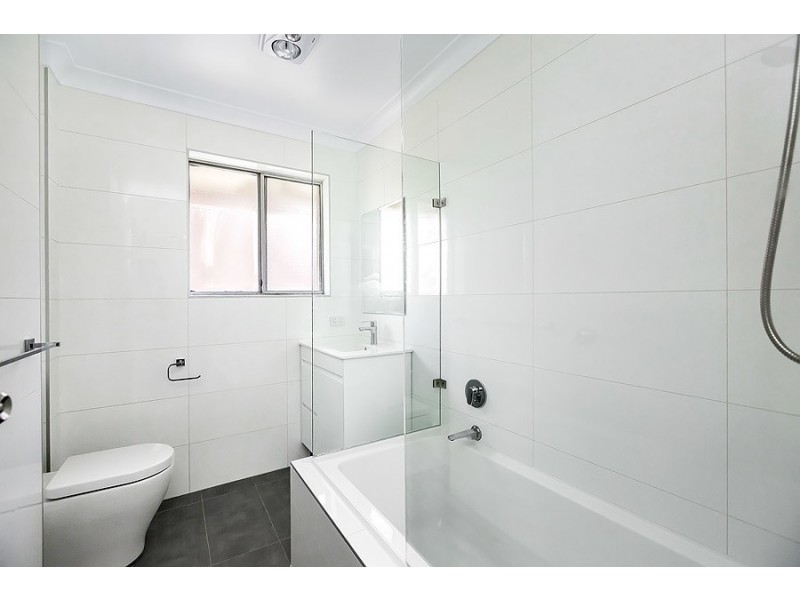 4/64 Sackville St, Fairfield NSW 2165