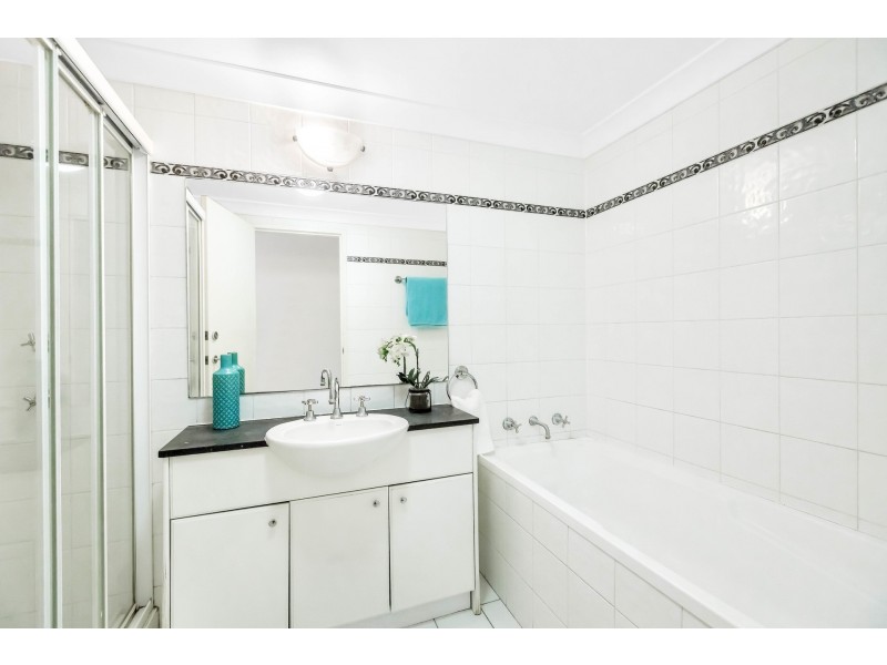 1/1 Bradley Place, Liberty Grove NSW 2138