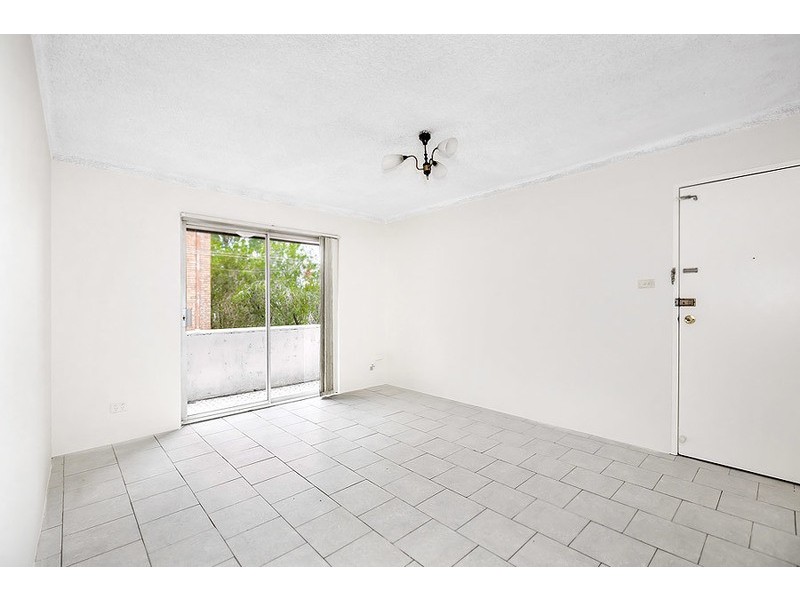 6/64 Sackville Street, Fairfield NSW 2165