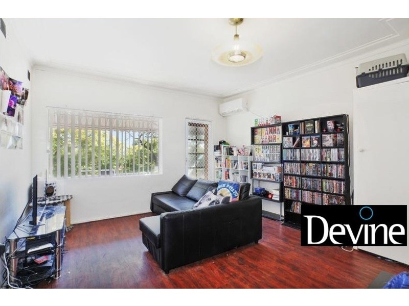 8/6 Kresser Grove, Canterbury NSW 2193