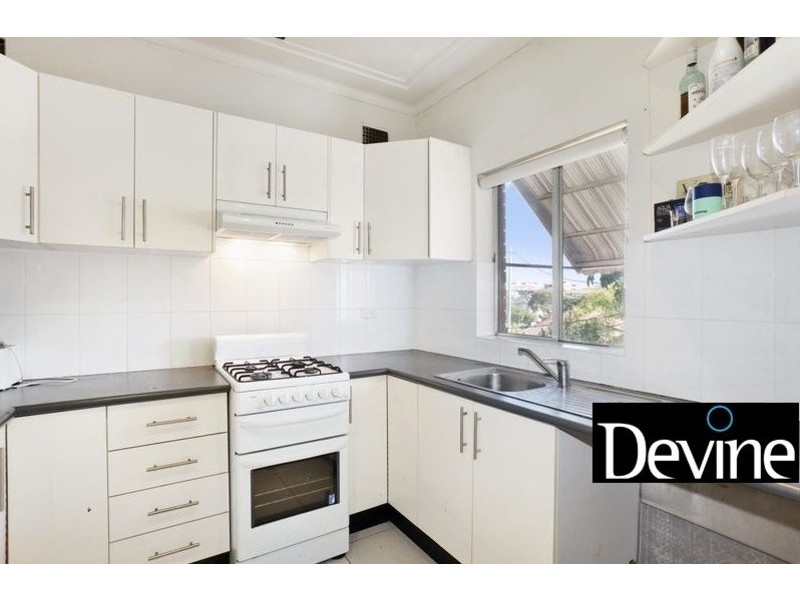 8/6 Kresser Grove, Canterbury NSW 2193