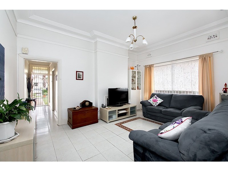 87 Seventh Avenue, Campsie NSW 2194