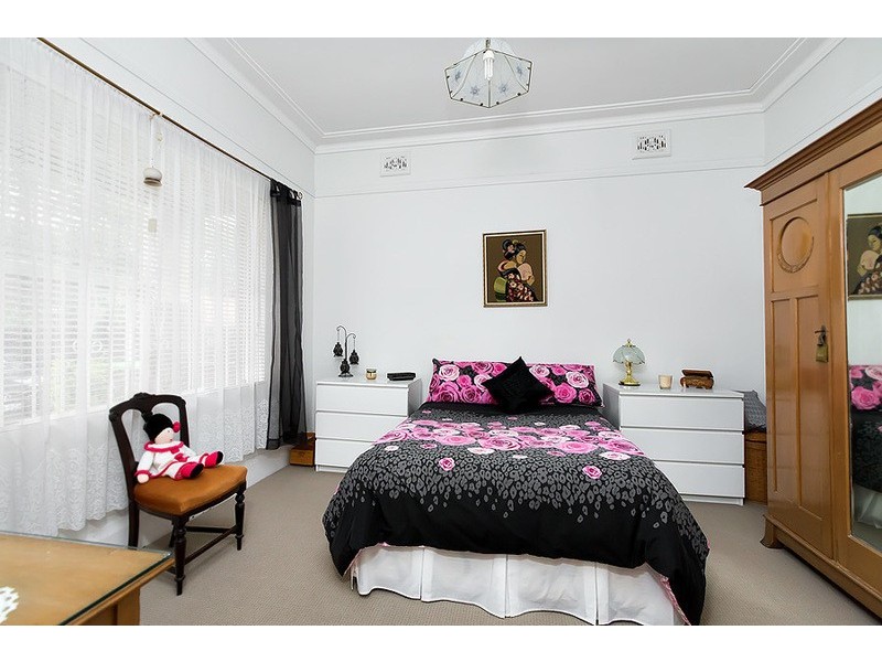 87 Seventh Avenue, Campsie NSW 2194