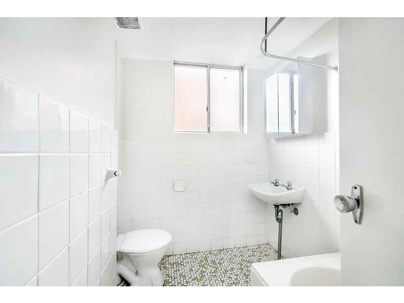 1/64 Sackville Street, Fairfield NSW 2165