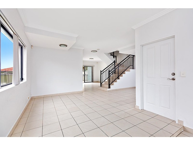 7 Pandora Street, Greenacre NSW 2190