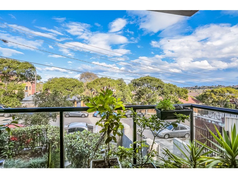 2/30 Glen Street, Marrickville NSW 2204