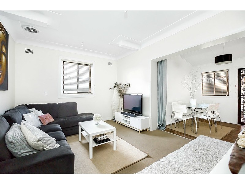 16 Carboona Avenue, Earlwood NSW 2206