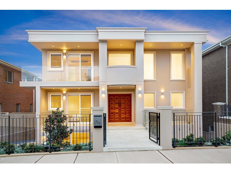 9 Kitchener Avenue, Earlwood NSW 2206