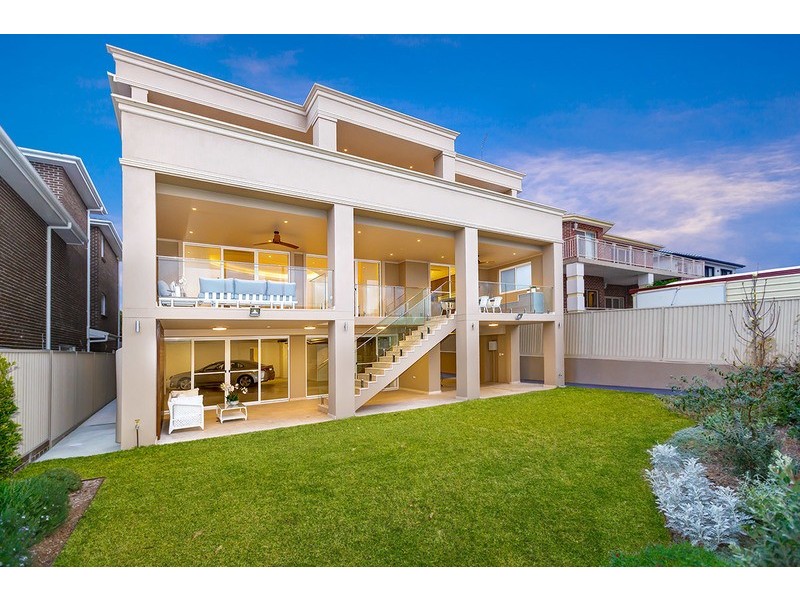 9 Kitchener Avenue, Earlwood NSW 2206